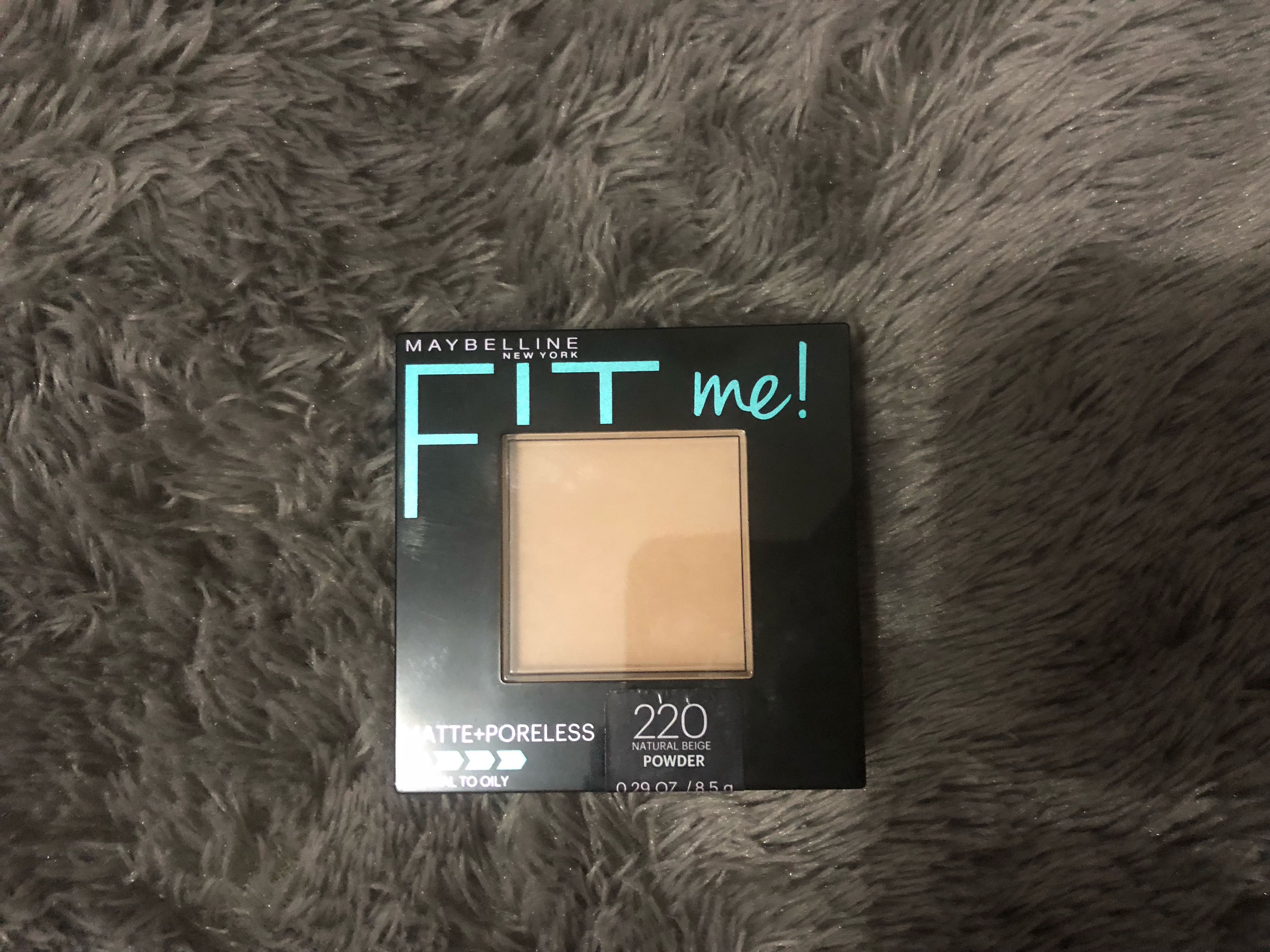 Maybelline Fit Me Matte Poreless Powder Shade 220 Natural Beige Kesehatan Kecantikan Rias Wajah Di Carousell