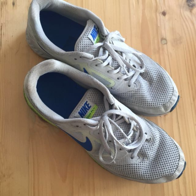 Nike Zoom Fly 44, Fesyen Pria, Sepatu di Carousell