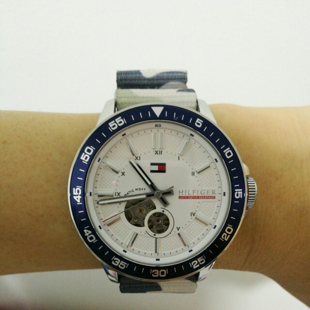 tommy hilfiger automatic