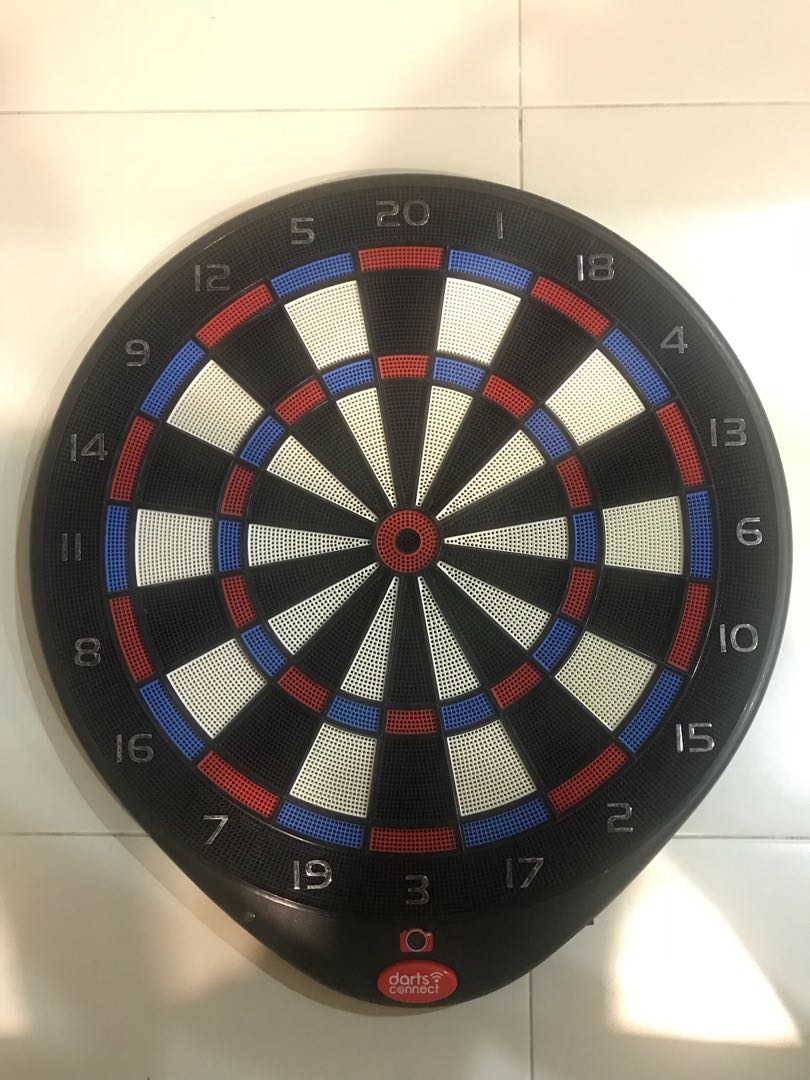 Used Darts Connect dart board, Sports Equipment, Sports & Games