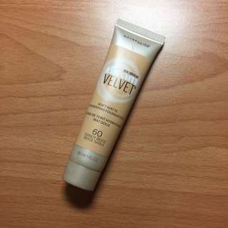 Maybelline 媚比琳夢幻奇蹟柔霧水凝粉底