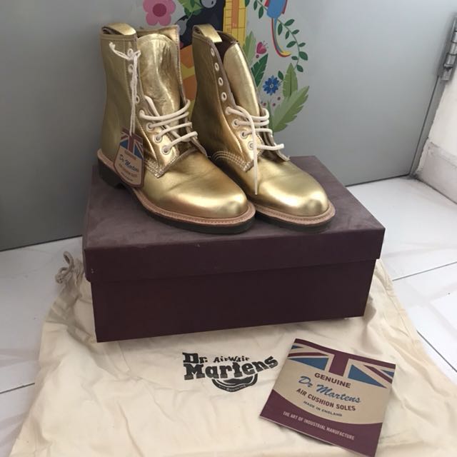 dr martens airwair