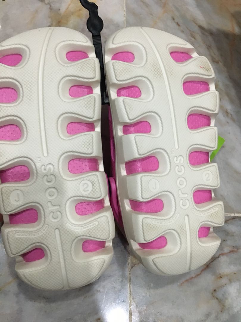 Crocs sogo cheap