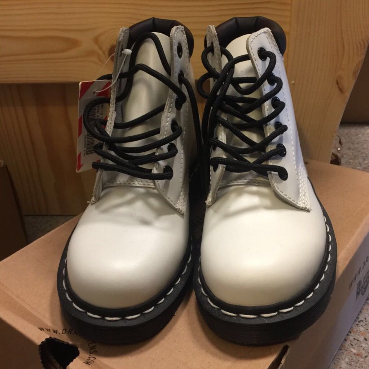 dr martens 939 white