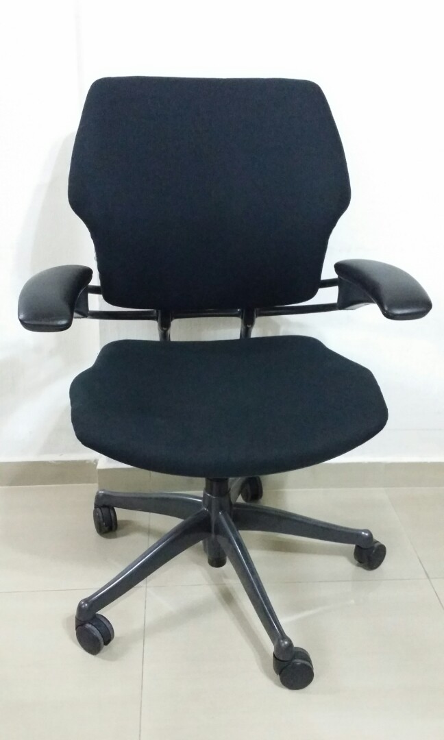 Humanscale Freedom Chair Refurbished Furniture Tables Chairs On Carousell