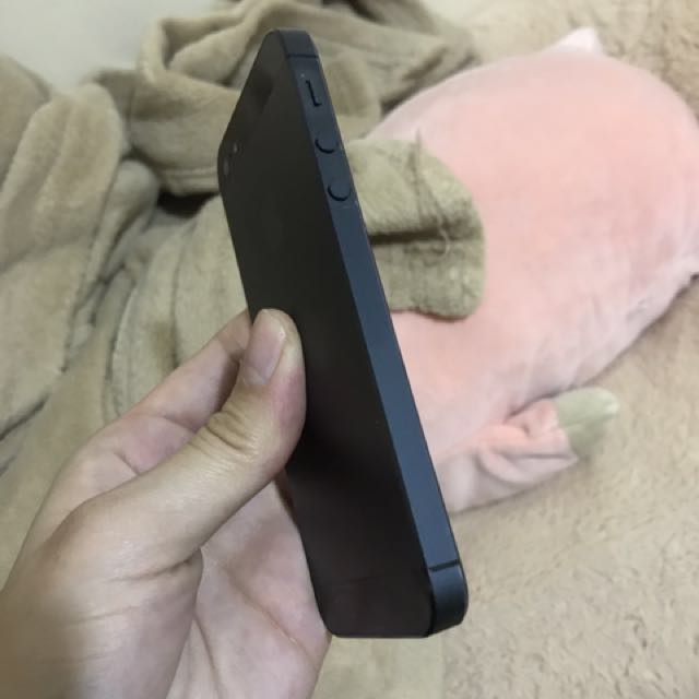 iPhone 5 (Category: Others) located in Pasig City. Submitted by angelasandigan (Listing ID 148410311, Image 2). Description: iPhone 5 for sale!!!! 32gb Smart lock Rfs: hindi na nagagamit kasi may new phone na. Pm me for more info!!.