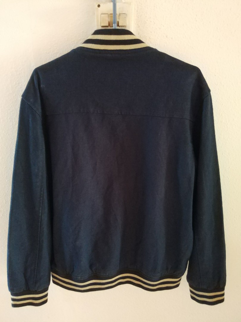 Jacket (Category: Coats, Jackets and Outerwear) located in Singapore. Submitted by matt53 (Listing ID 164582497, Image 3). Description: Brand new never wear,my son bought wrong size for me from Hong Kong @HK1000.very good quality material..