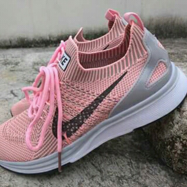 nike flyknit racer womens