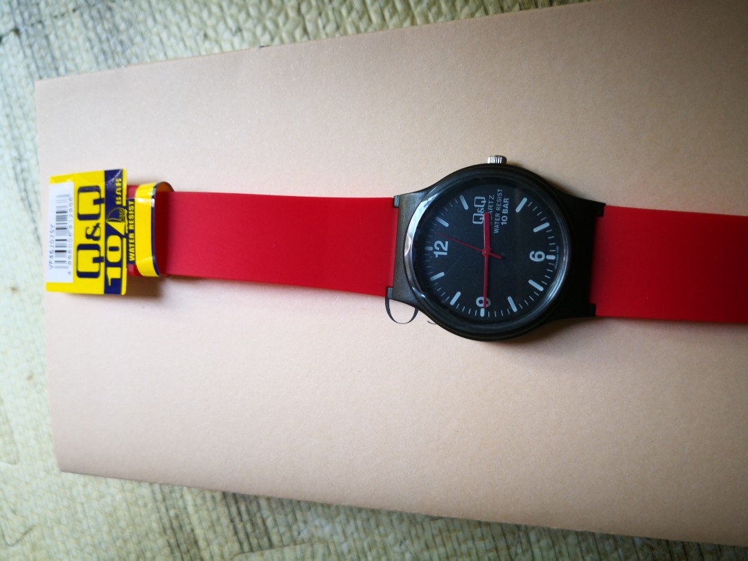 Q Q Water resist watch 10 bar brand new