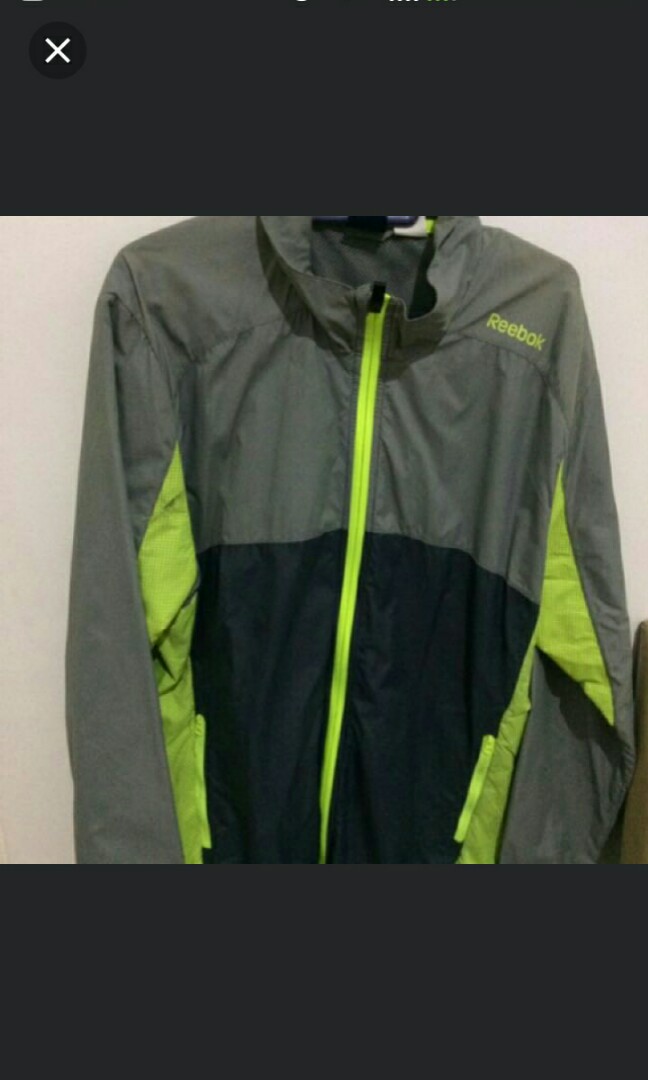 jaket reebok running