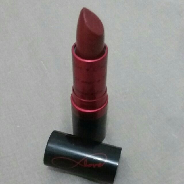 Revlon Super Lustrous Lipstick Raisin Rage 630 Kesehatan Kecantikan Rias Wajah Di Carousell