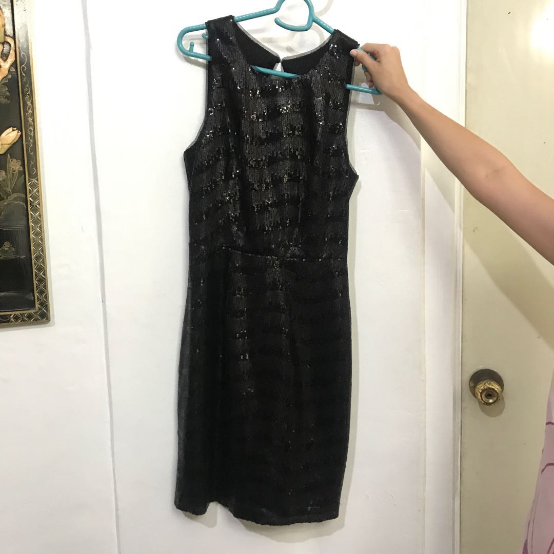Black spakling party / formal dress (Category: Evening dresses & gowns) located in Quezon City. Submitted by muraditoshop (Listing ID 164803575, Image 1). Description: .