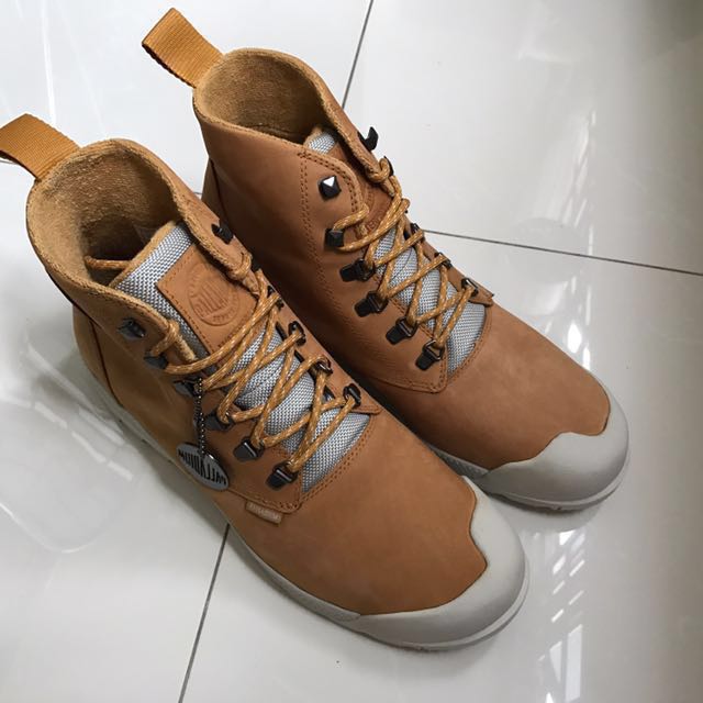 BNWT Palladium Boots Unisex Pampa Tech Hi Lea WP Leather waterproof