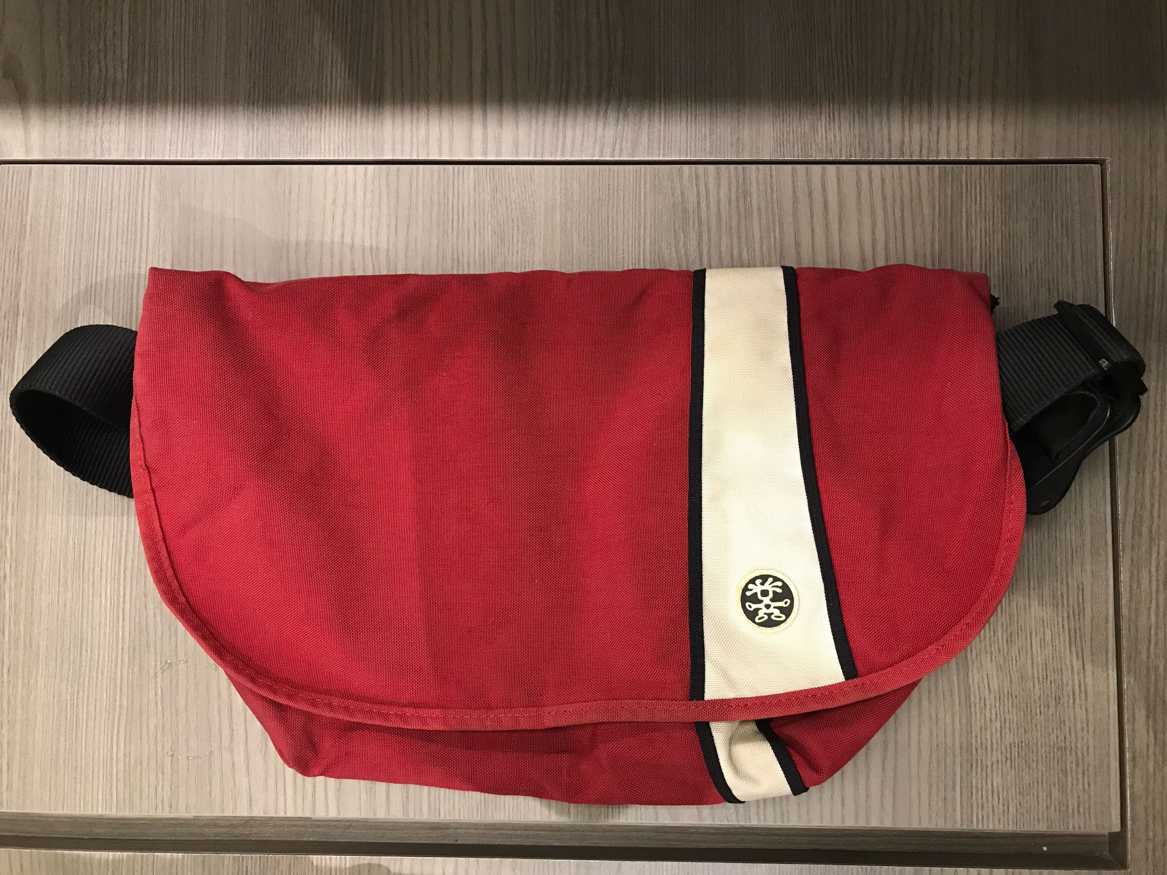Crumpler The Western Lawn (Red) messenger bag, Men's Fashion, Bags