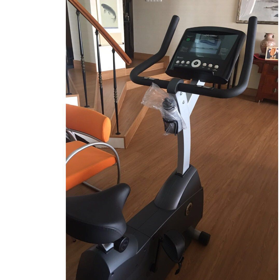 Life fitness c1 upright lifecycle exercise bike sales