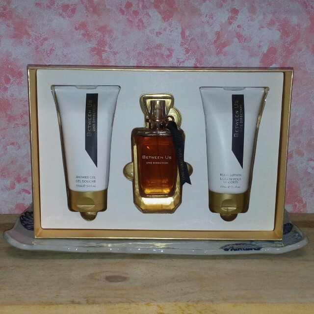 One Direction Between Us Perfume Set Health Beauty Perfumes Nail Care Others On Carousell