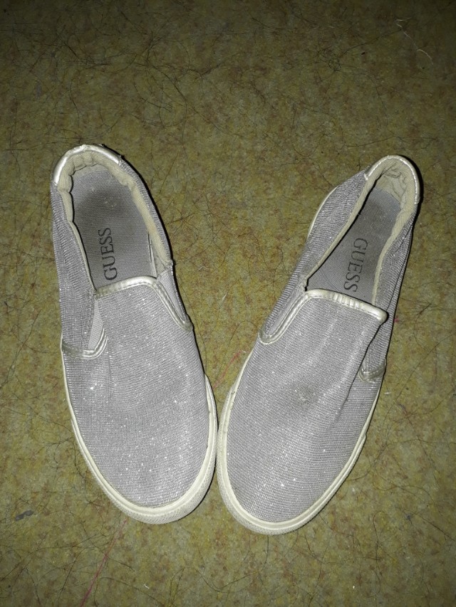 guess shoes slip on