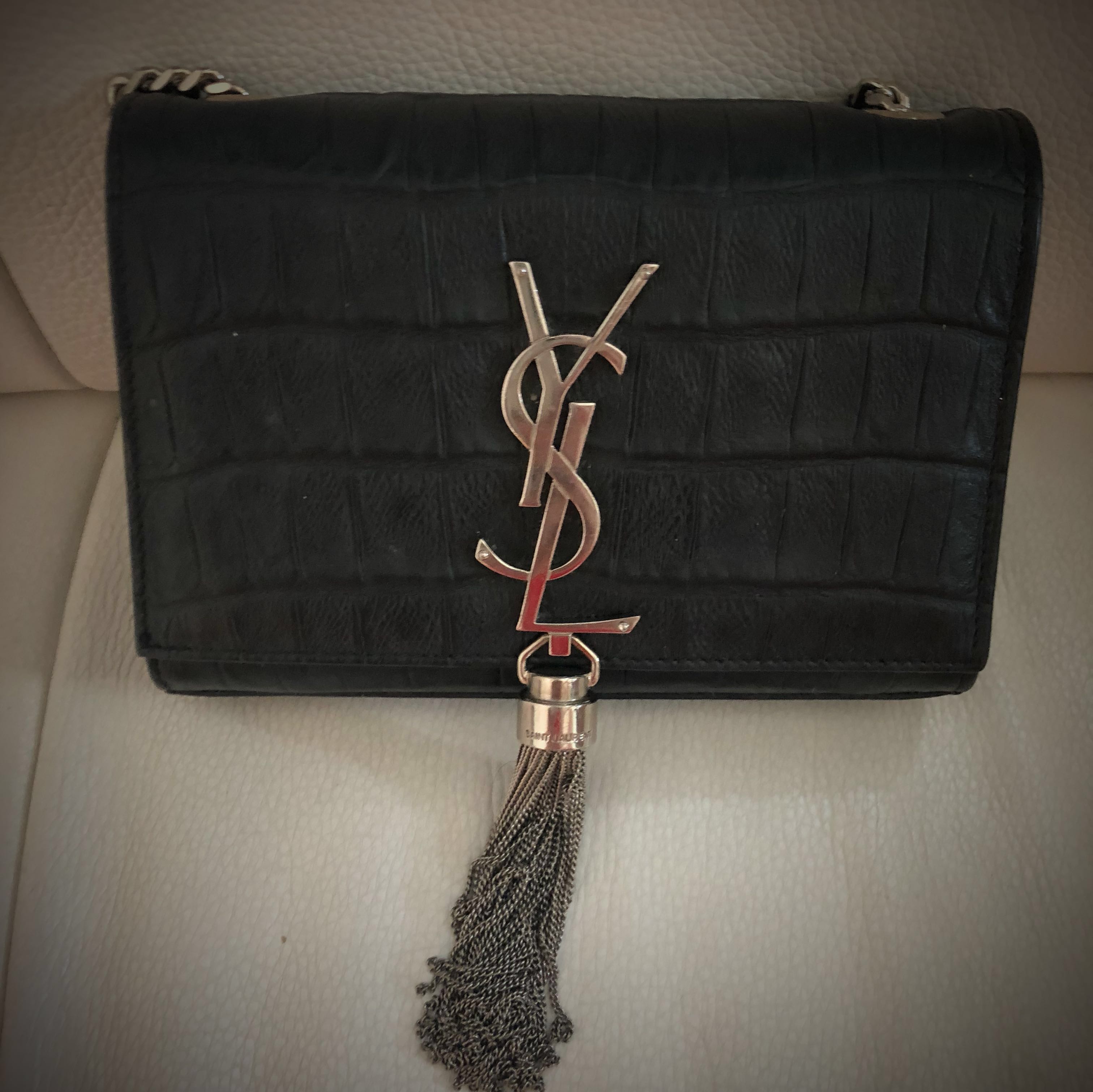 SAINT LAURENT cabas chyc black small handbag [authentic], Luxury, Bags &  Wallets on Carousell