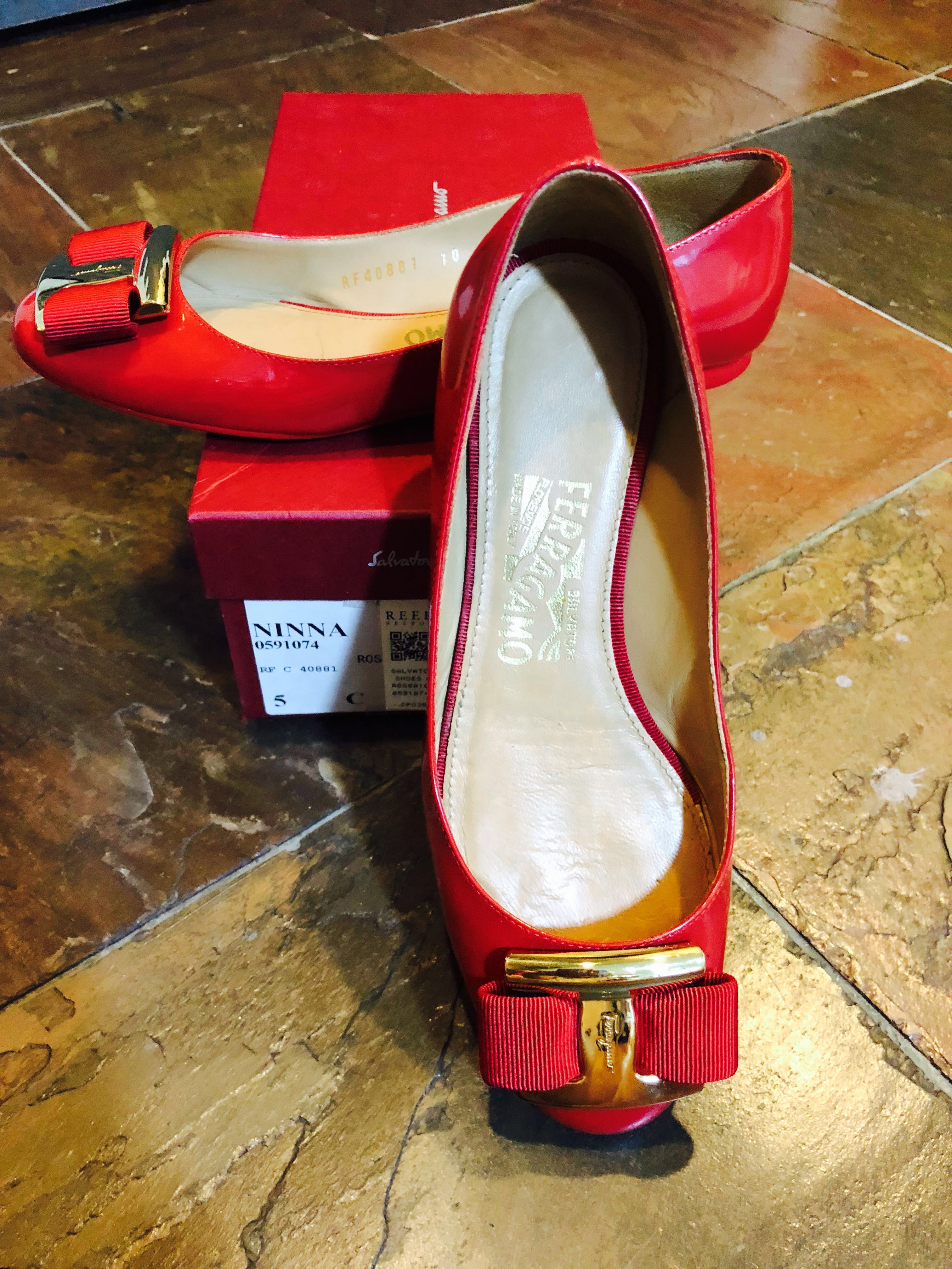 Authentic Salvatore Ferragamo Ninna Flats in Rosso Red