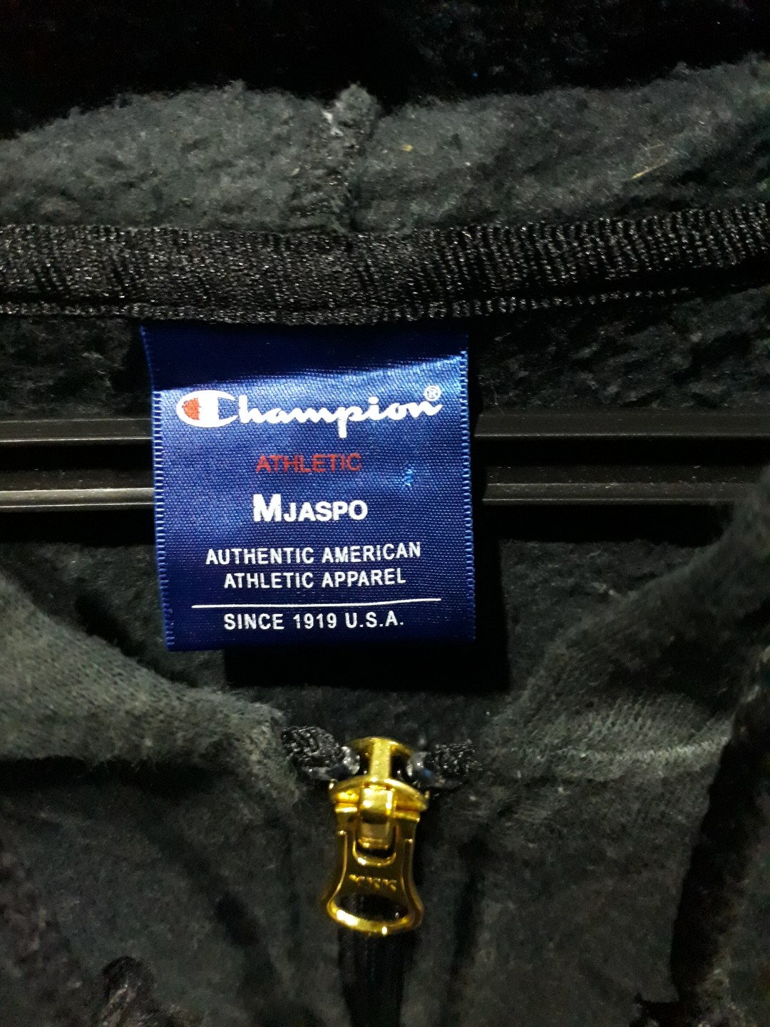 Gold champion hoodie small discount