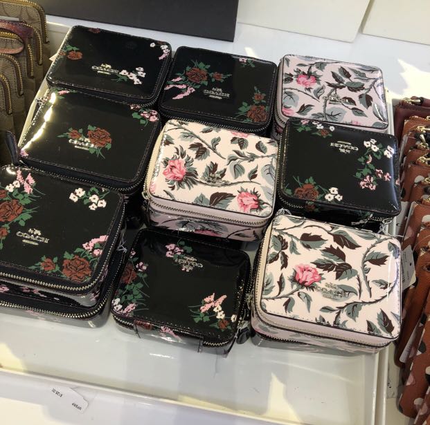 Coach Travel Jewelry Box (Original), Women's Fashion, Jewelry & Organizers, Accessory Holder