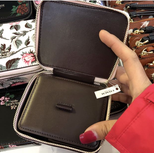 Coach Travel Jewelry Box (Original), Women's Fashion, Jewelry & Organizers, Accessory Holder