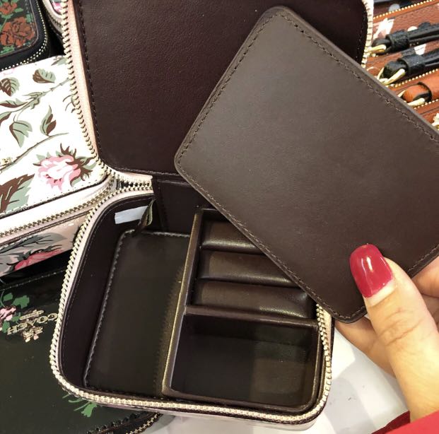 Coach Travel Jewelry Box (Original), Women's Fashion, Jewelry & Organizers, Accessory Holder