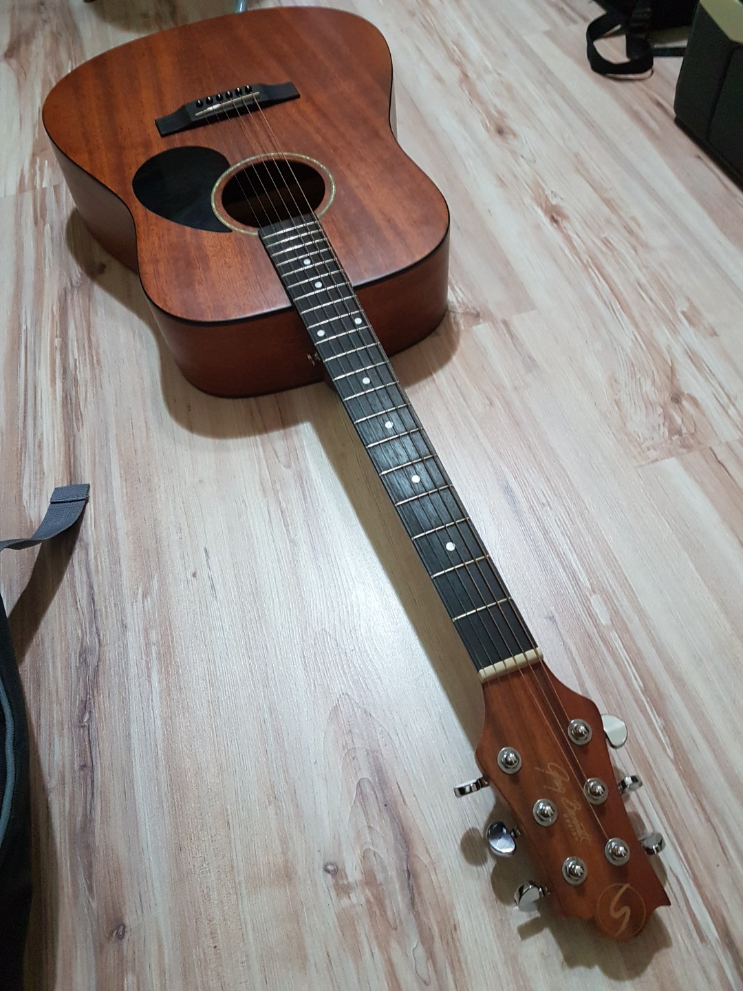 Greg Bennett Acoustic Guitar, Hobbies & Toys, Music & Media, Musical ...
