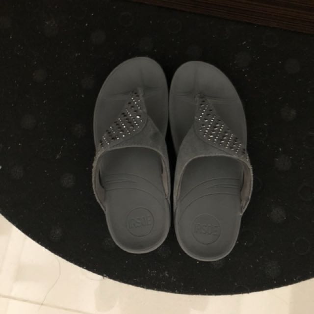 Irose chappal deals