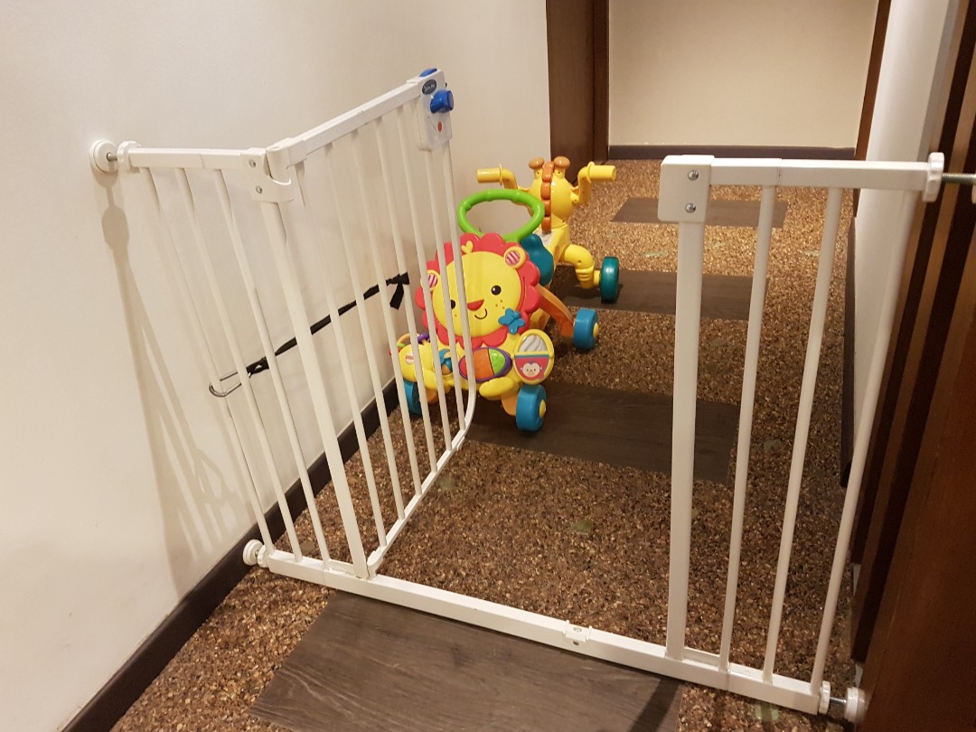 lucky baby smart system retractable gate