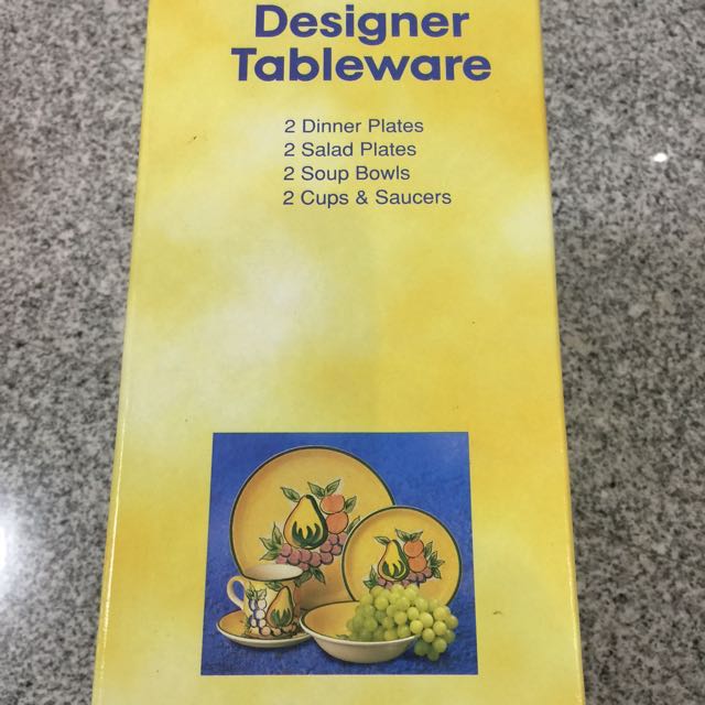 Tableware 10pc set (Category: Other Kitchen Appliances) located in Singapore. Submitted by whoz_me (Listing ID 156333319, Image 2). Description: .