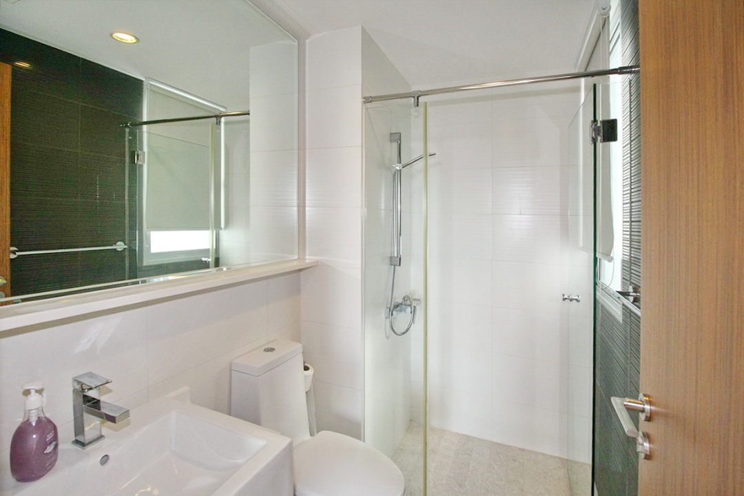 Waterfront Key / Bedok Reservoir 2 Bedroom Condo for rent, Pristine