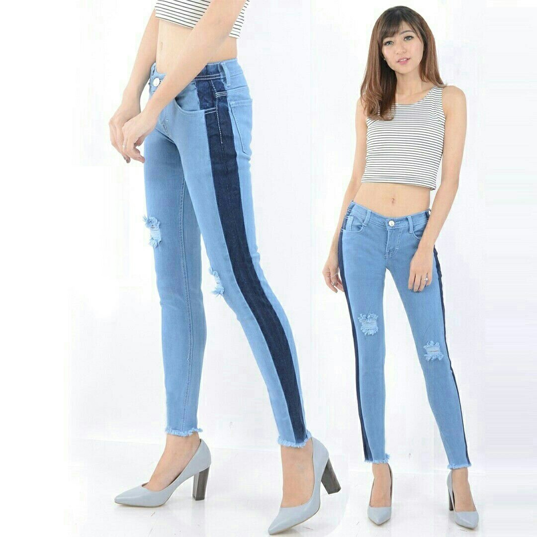  Baju  Hitam Celana  Jeans Biru  Jilbab Warna  Apa  10 Gambar 