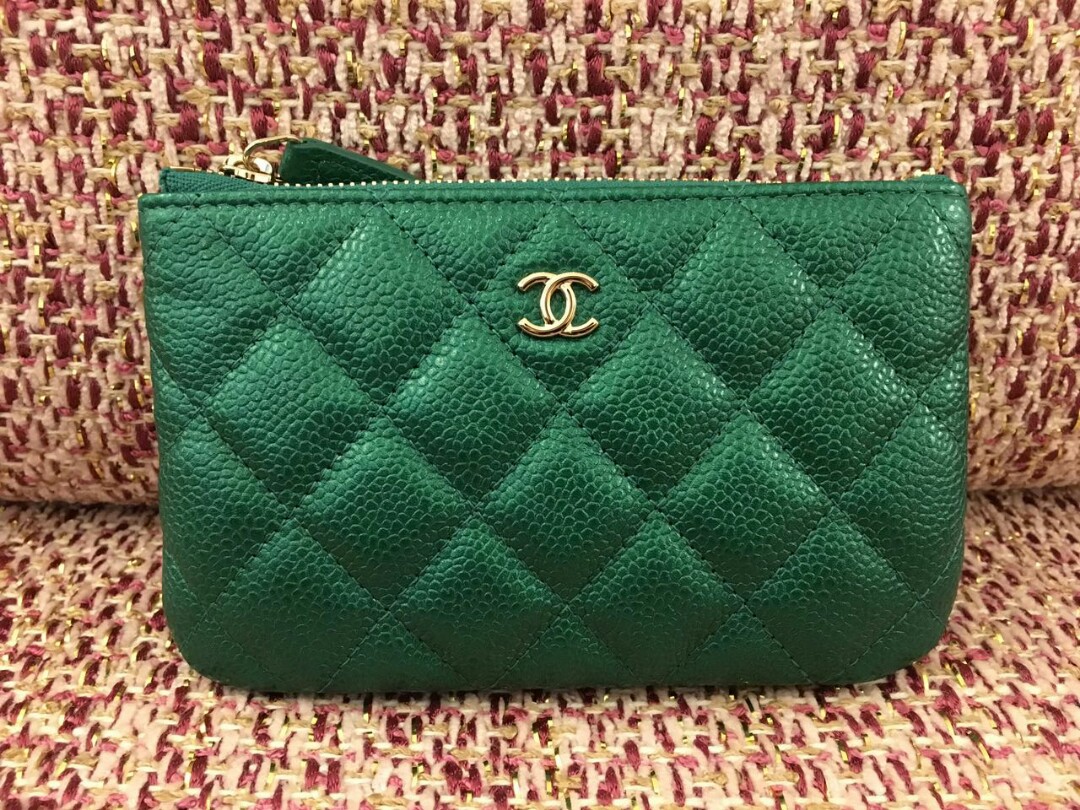 CHANEL O-Case Caviar Leather Zip Pouch Green