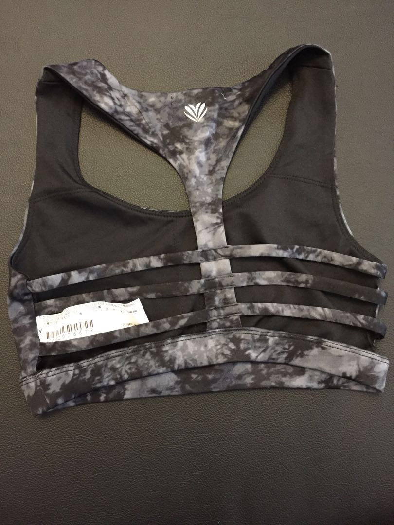 Forever 21 sports bra (Category: Activewear) located in Cainta. Submitted by GoodFinds_PH (Listing ID 165021644, Image 3). Description: 💯 authentic 💯 trusted All from FOREVER 21 overruns No Padding No haggling Last price all.