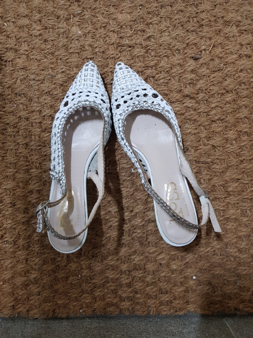 KESS White & Silver Strapped Shoes, Women's Fashion, Footwear, Sneakers on  Carousell
