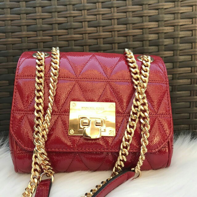 Readystock Auth. Michael Kors Vivianne Small Quilted in Cherry, Luxury, Bags  & Wallets on Carousell
