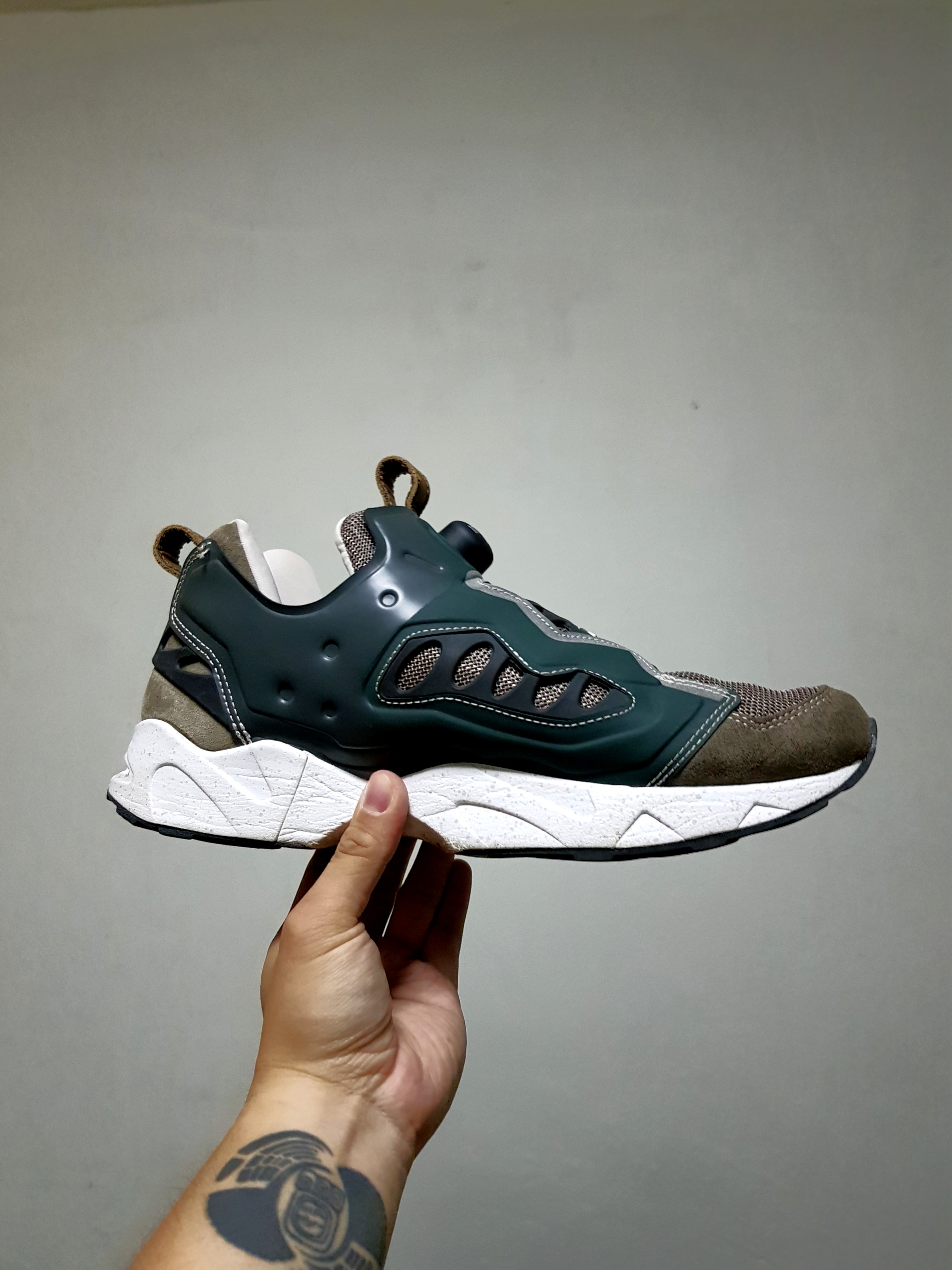 Reebok x Garbstore Instapump Fury Road Cliffstone Men s Fashion