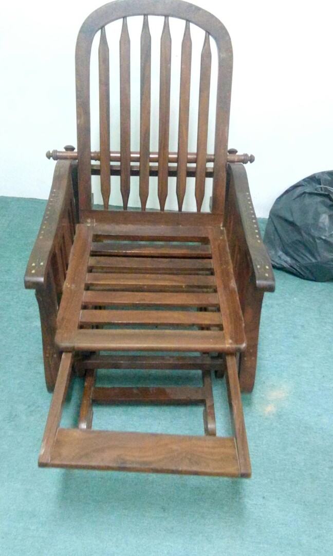 Rocking Chair with leg rest built in, Furniture & Home Living