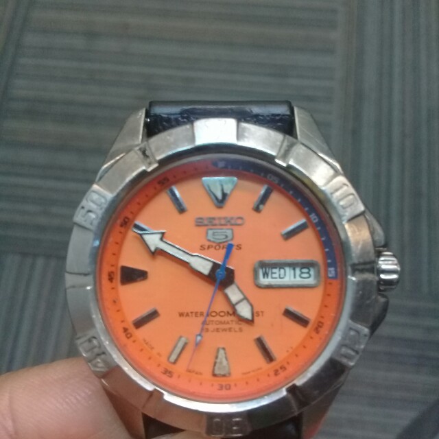 Seiko 5 Sports Orange Dial Like Citizen Rado Oris Tissot Omega Bulova Tudor Hamilton Tudor Men S Fashion Watches On Carousell
