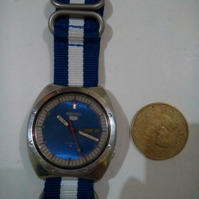 Seiko 5 With Blue Nato Strap Men S Fashion Watches On Carousell