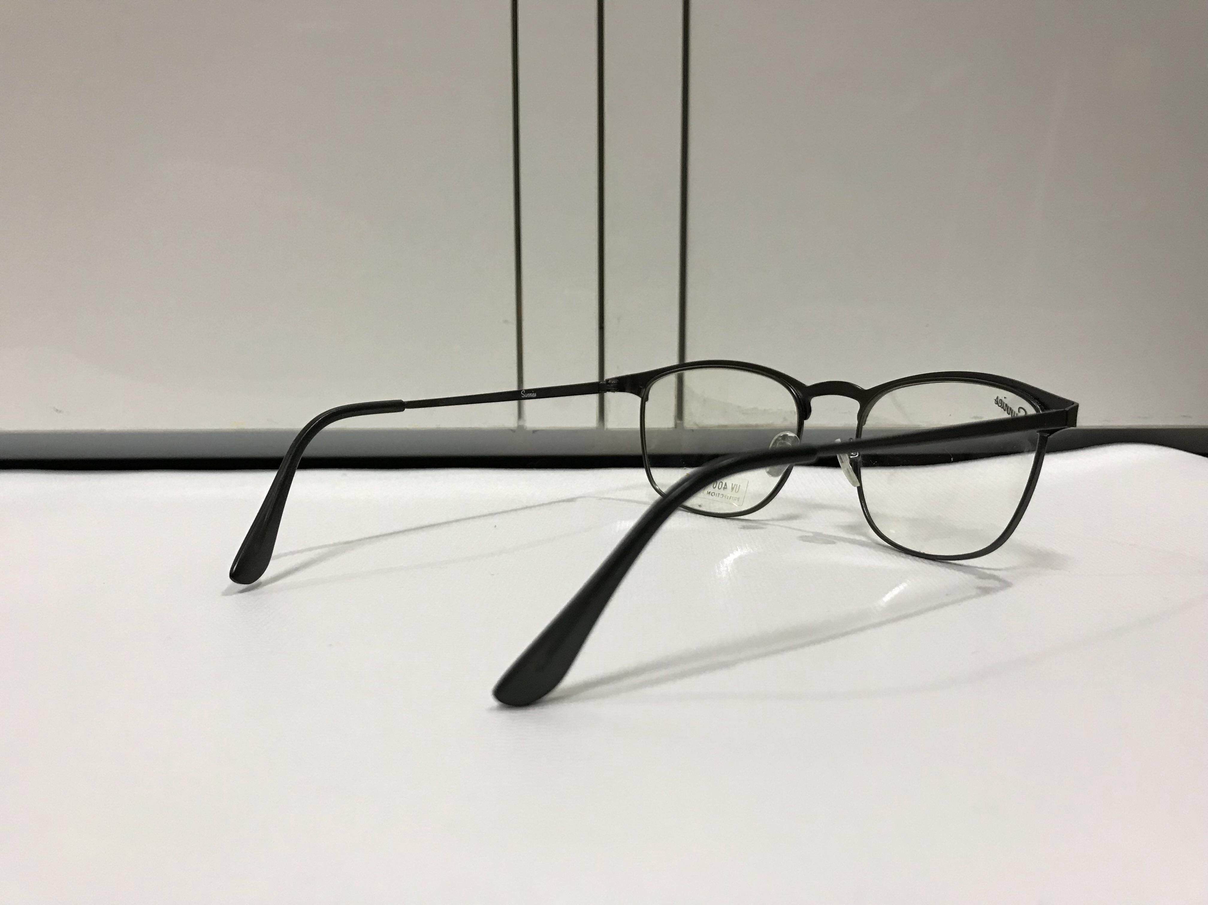 “Sullivan” Specs (Category: Sunglasses & Eyewear) located in Manila. Submitted by dideelee (Listing ID 165069078, Image 2). Description: Never been used. Lightweight browline frame that can be used for prescription lenses. Sullivan Specs in Gunmetal with UV 400 protection ✨.