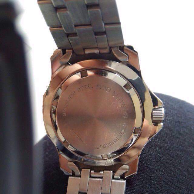 Apeks 200m Mens Professional Dive Watch Men S Fashion Watches On Carousell