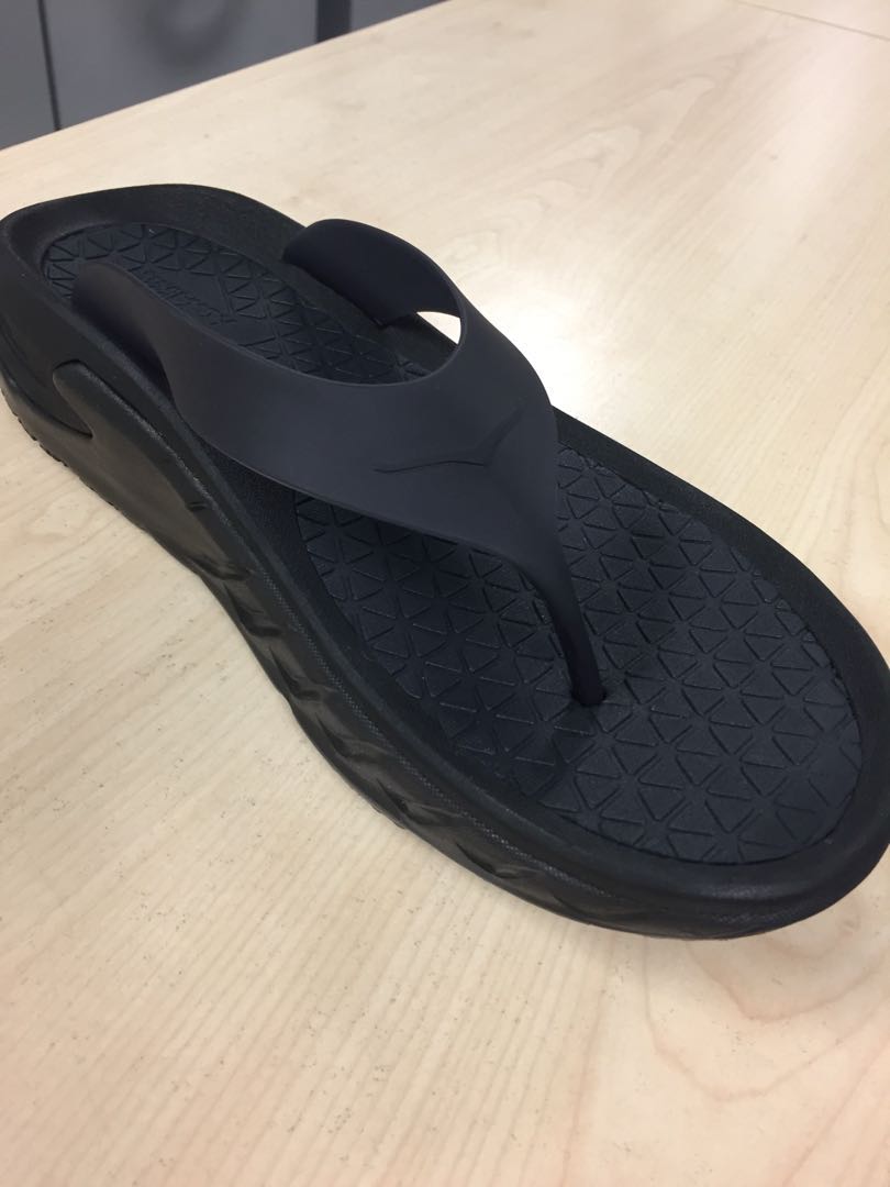 hoka shoes flip flops