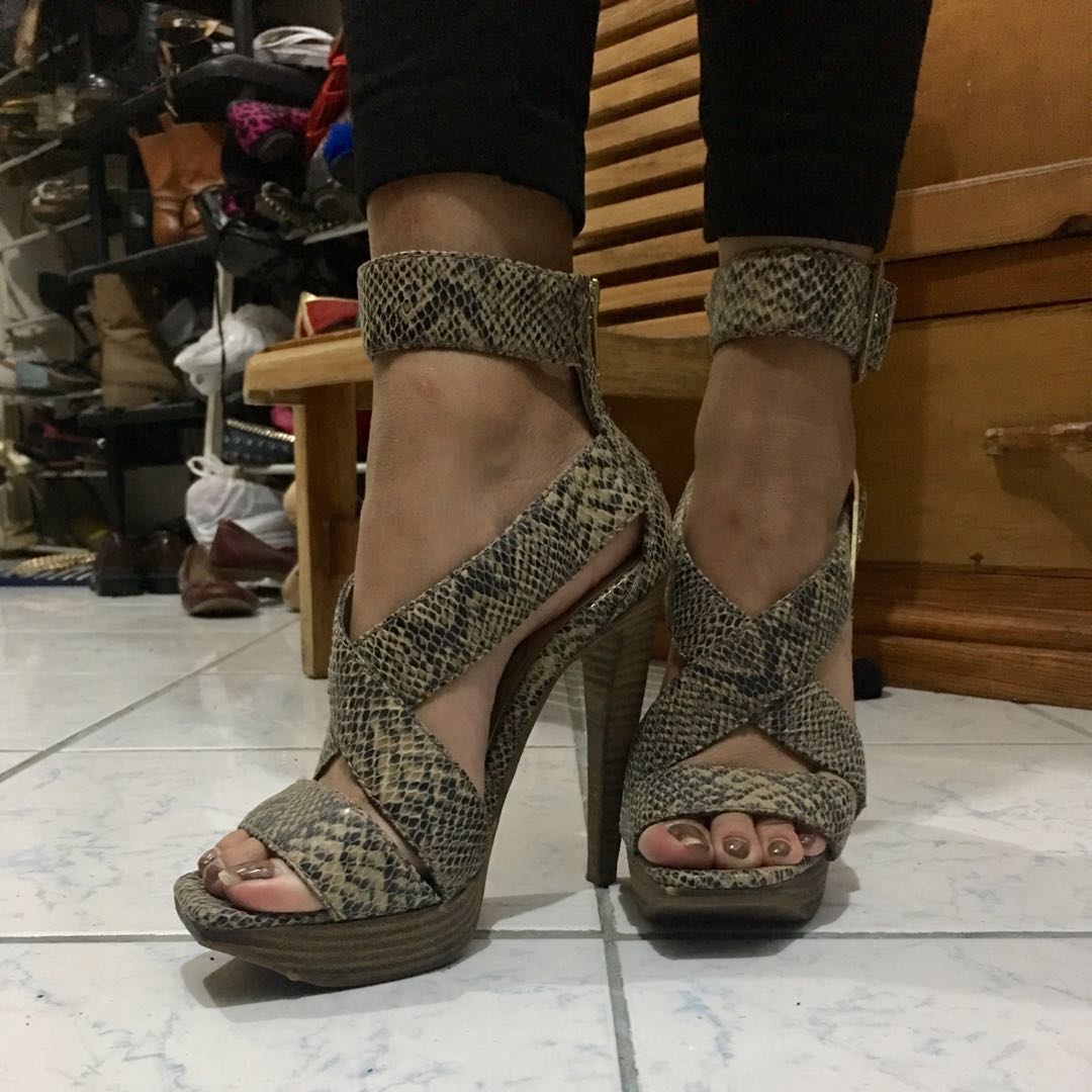 jessica simpson snakeskin shoes