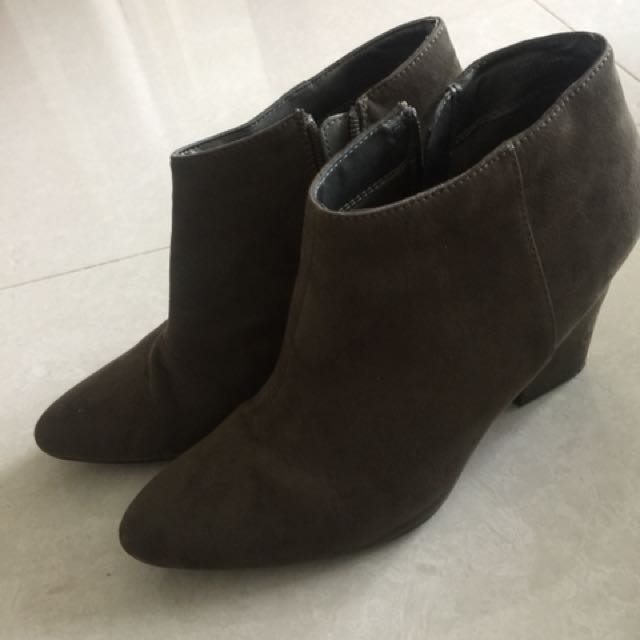 trendy women's boots 2018