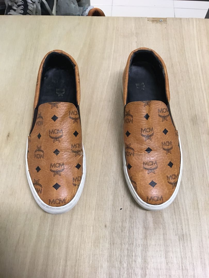 Mcm top slip on
