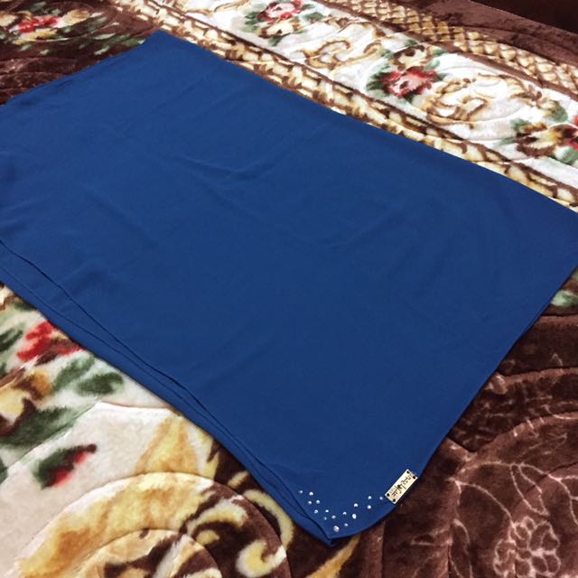 neelofa instant shawl