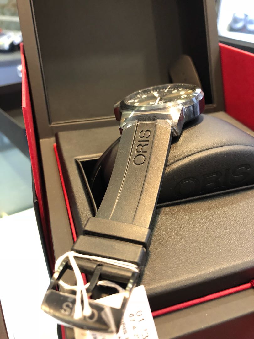 Oris (Category: Watches) located in Johor Bahru. Submitted by thw88 (Listing ID 165358808, Image 2). Description: .