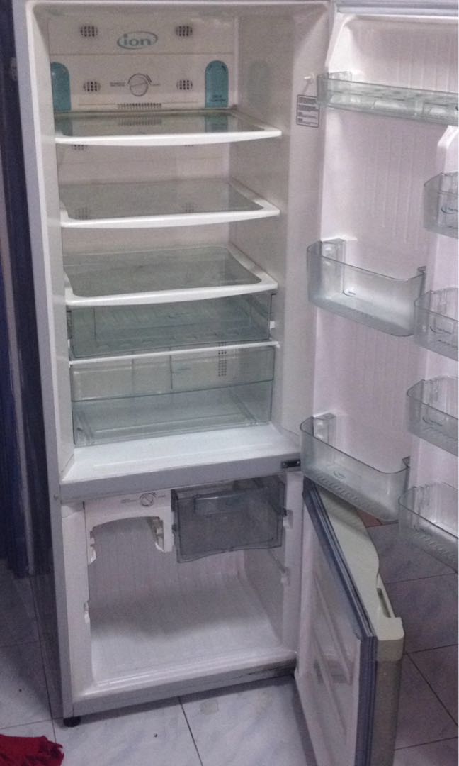 Peti Sejuk Terpakai Dah Tak Sejuk Kitchen Appliances On Carousell